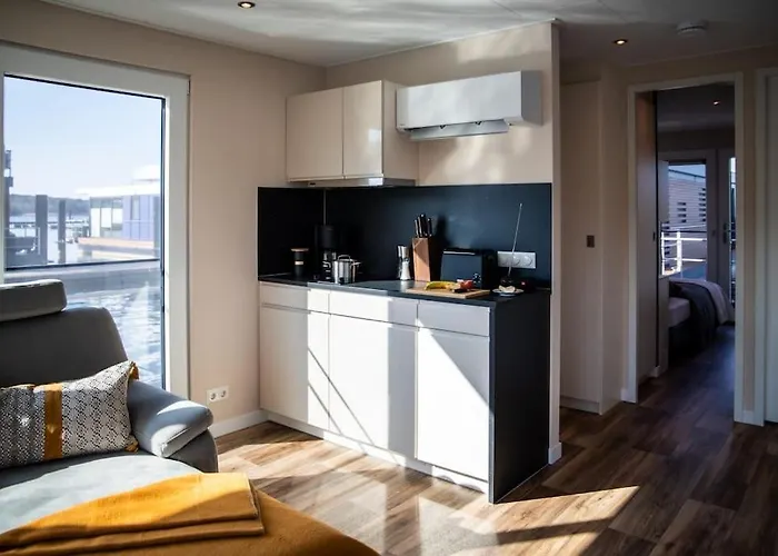 Hausboot Malibu Sunrise Hotel na wodzie