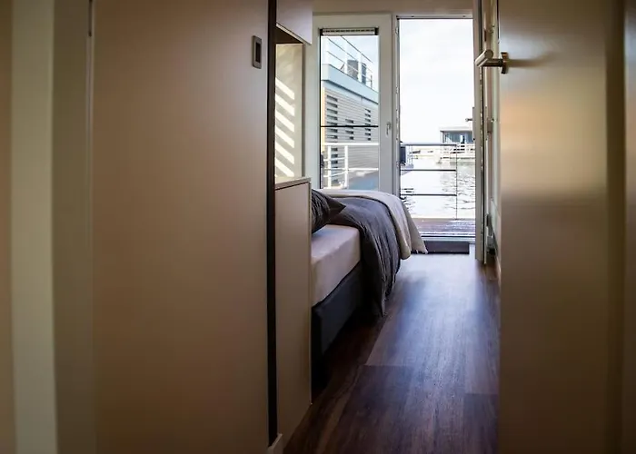 Hausboot Malibu Sunrise Hotel na wodzie